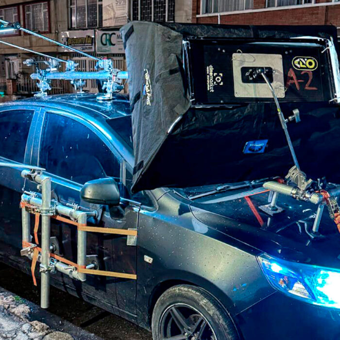 Car Mount Grip para 2 cámaras y luces alquiler