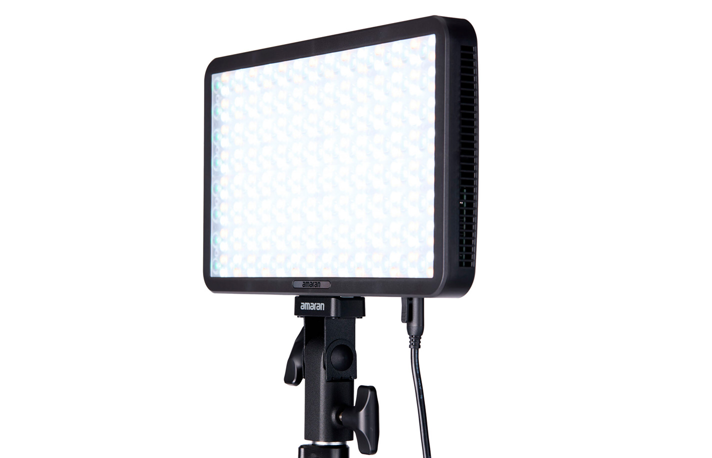 Amaran Pano 60c RGB COB de 60W para video profesional.